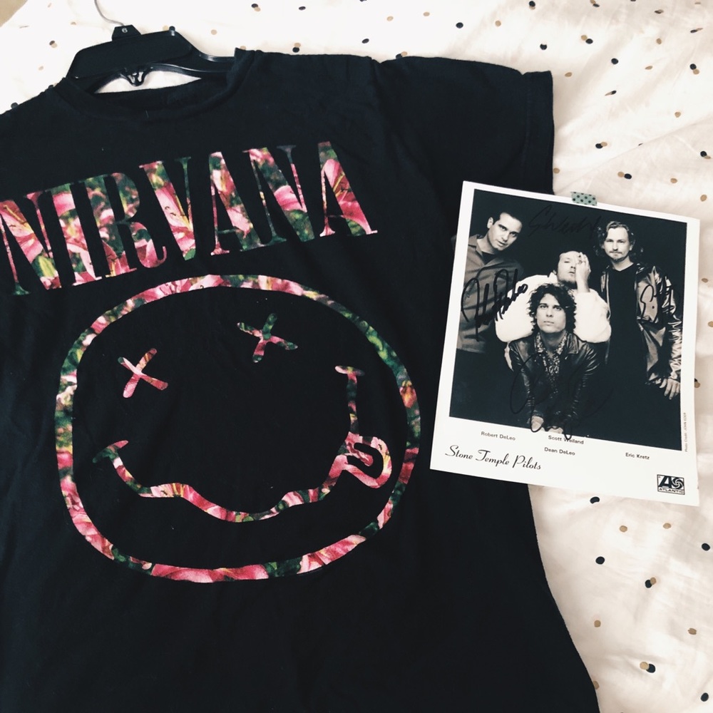 Nirvana floral smiley tee
